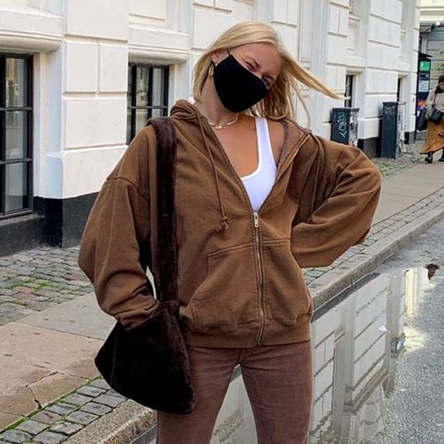 Cách Mặc áo Hoodie Zip-Up phong cách và hợp thời trang hơn